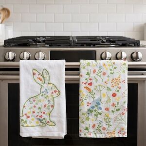 Set Of 2 Easter Kitchen Towels 100 % Cotton